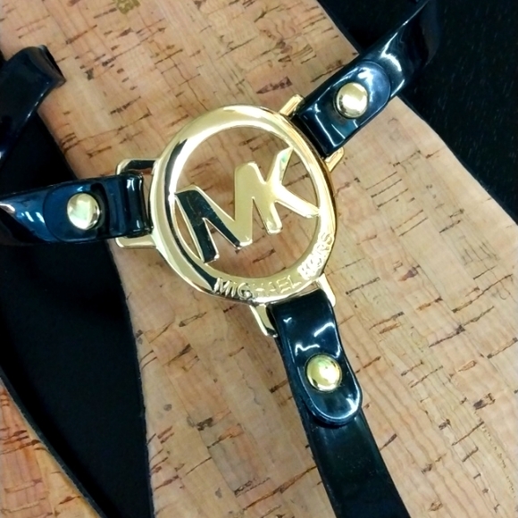 Michael Kors Black and Tan Sandals Size 10 - Picture 4 of 10